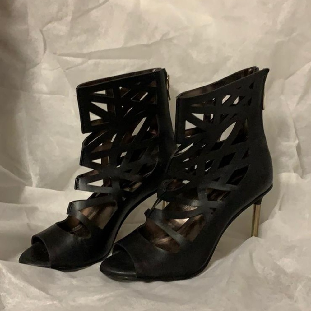 BCBG eneration black high heel scandals